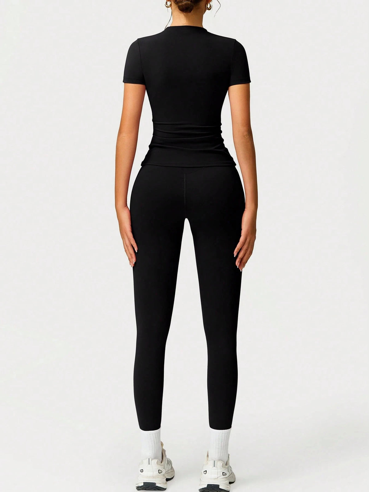 2pcs/Set Women Soft Moisture Wicking Round Neck Short Sleeve Top And Elastic Yoga Pants Summer Sports